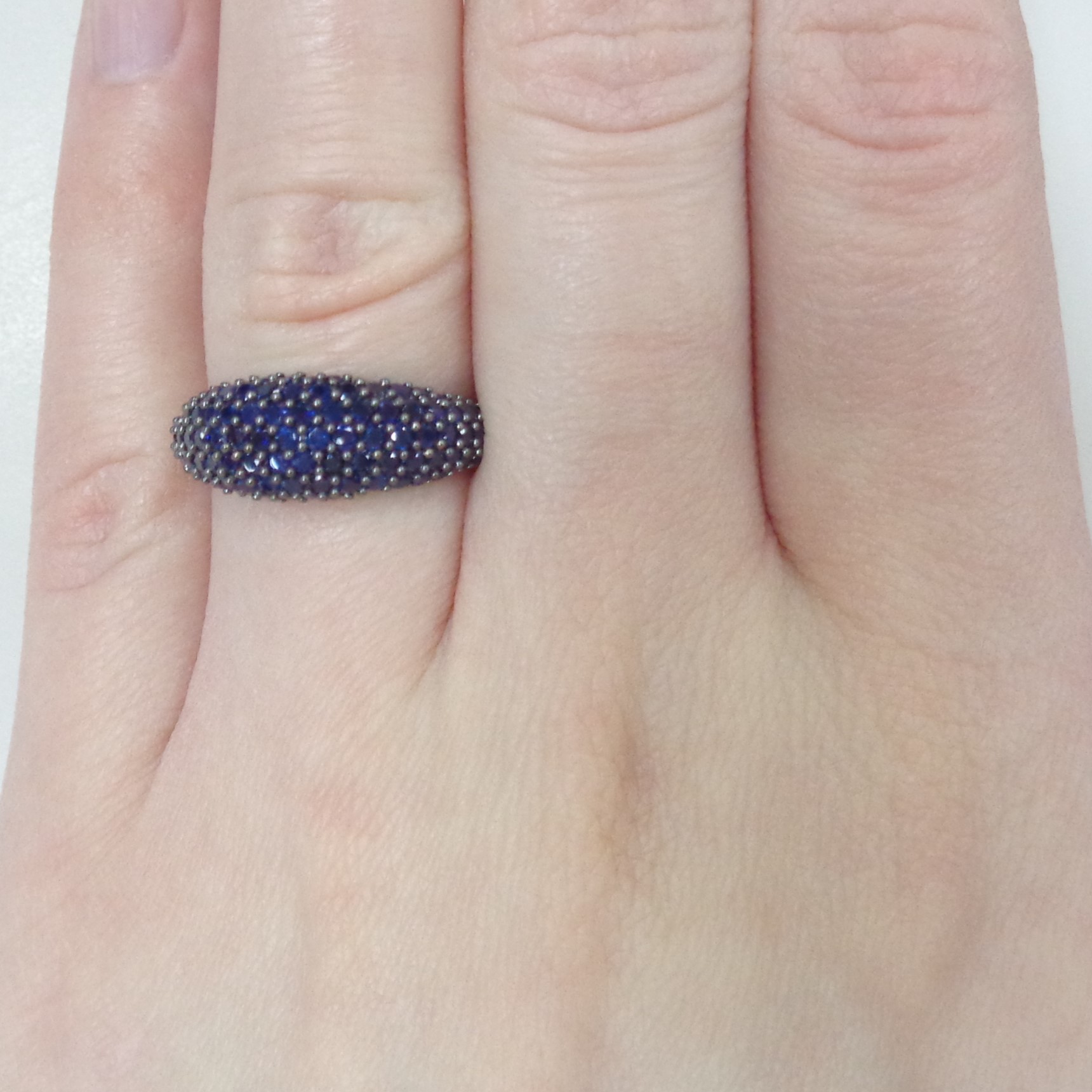 Серебряное кольцо с сапфирами